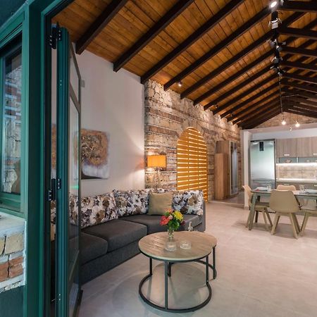 Casa Leone, Cosy Apartment Overlooking The Square Spílion Exterior foto